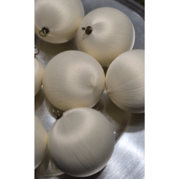 Set Of (9)Vintage Pyramid Mills Satin Round 3" Cream Christmas Ball Ornaments - Picture 3 of 4